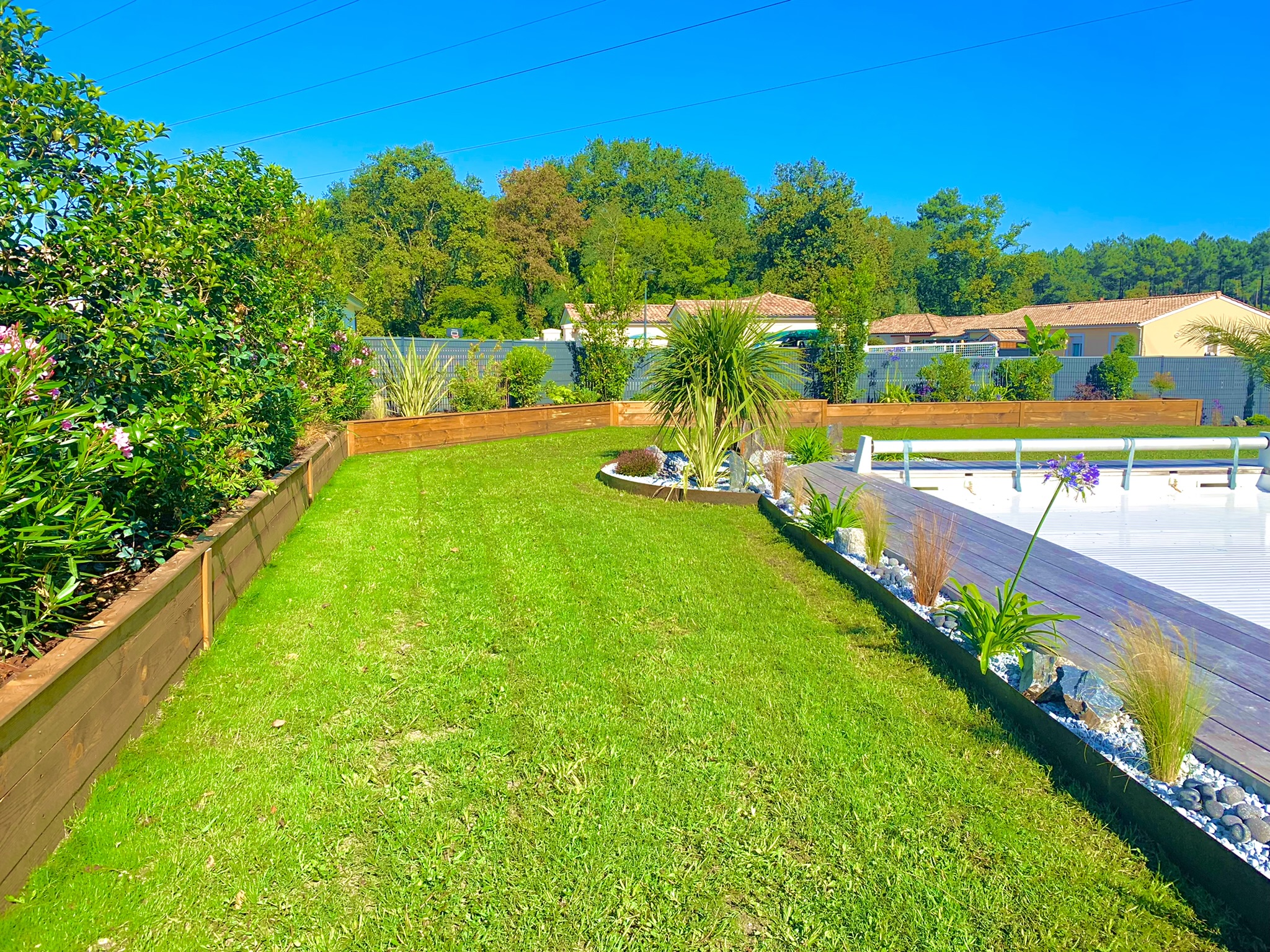 Aménagement de jardin pour cacher le vis-à-vis à Léognan