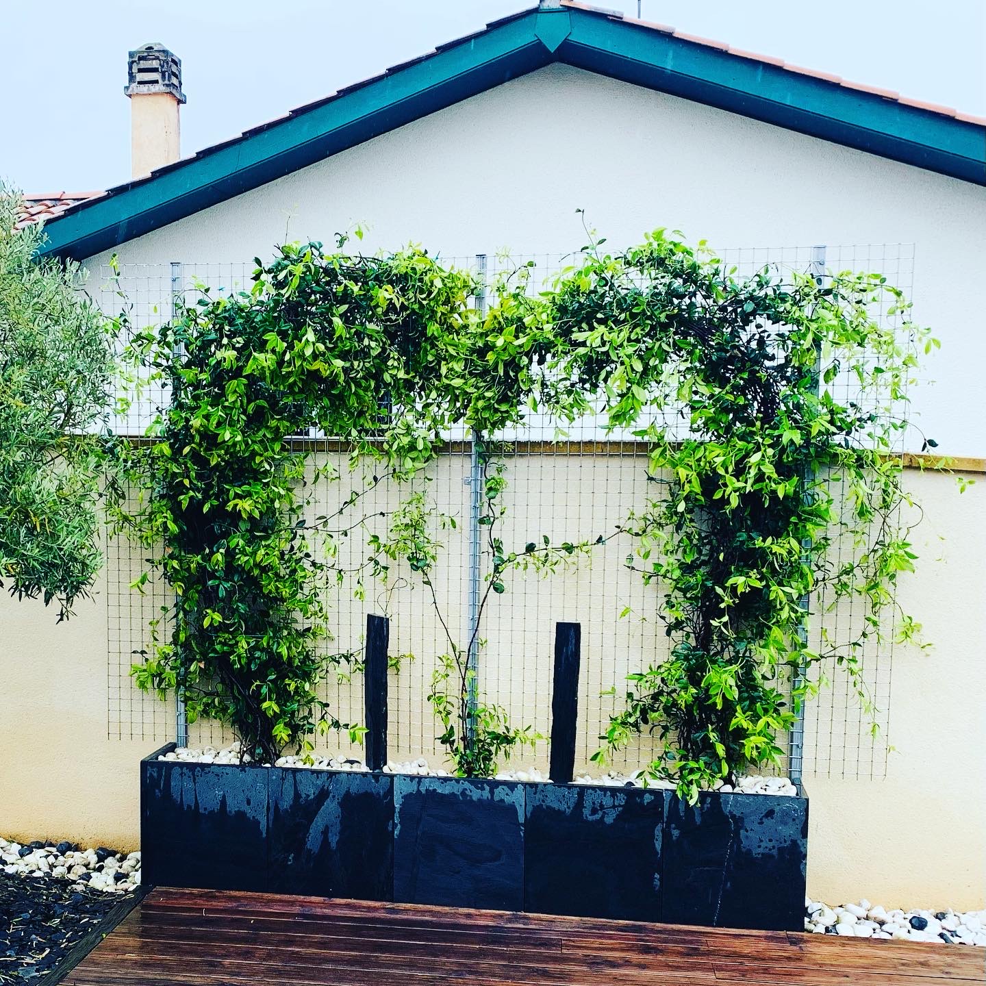 Création d&rsquo;une jardinière en ardoise à Cestas