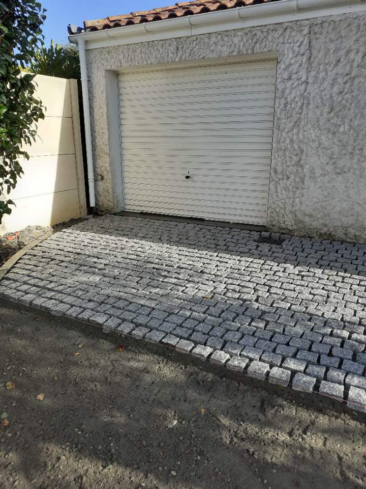 Pose de pavés à Cestas