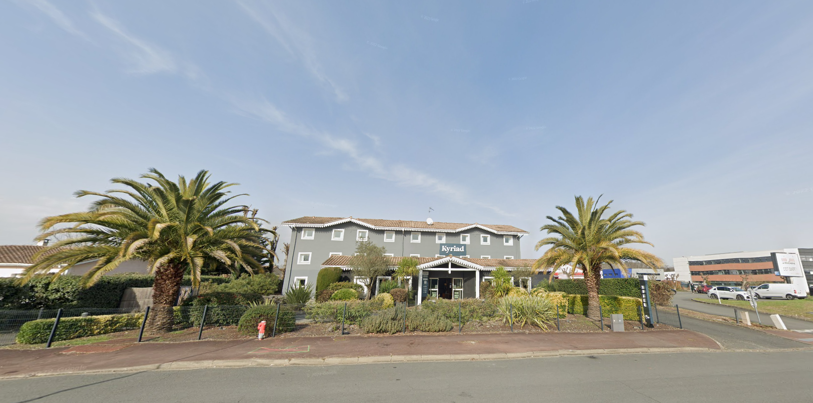 Modernisation de l&rsquo;espace d&rsquo;accueil extérieur à l&rsquo;Hôtel Kyriad de Bordeaux