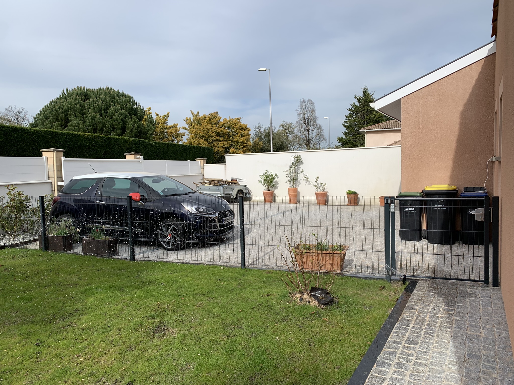 Création d&rsquo;un parking en pavés granit à Pessac