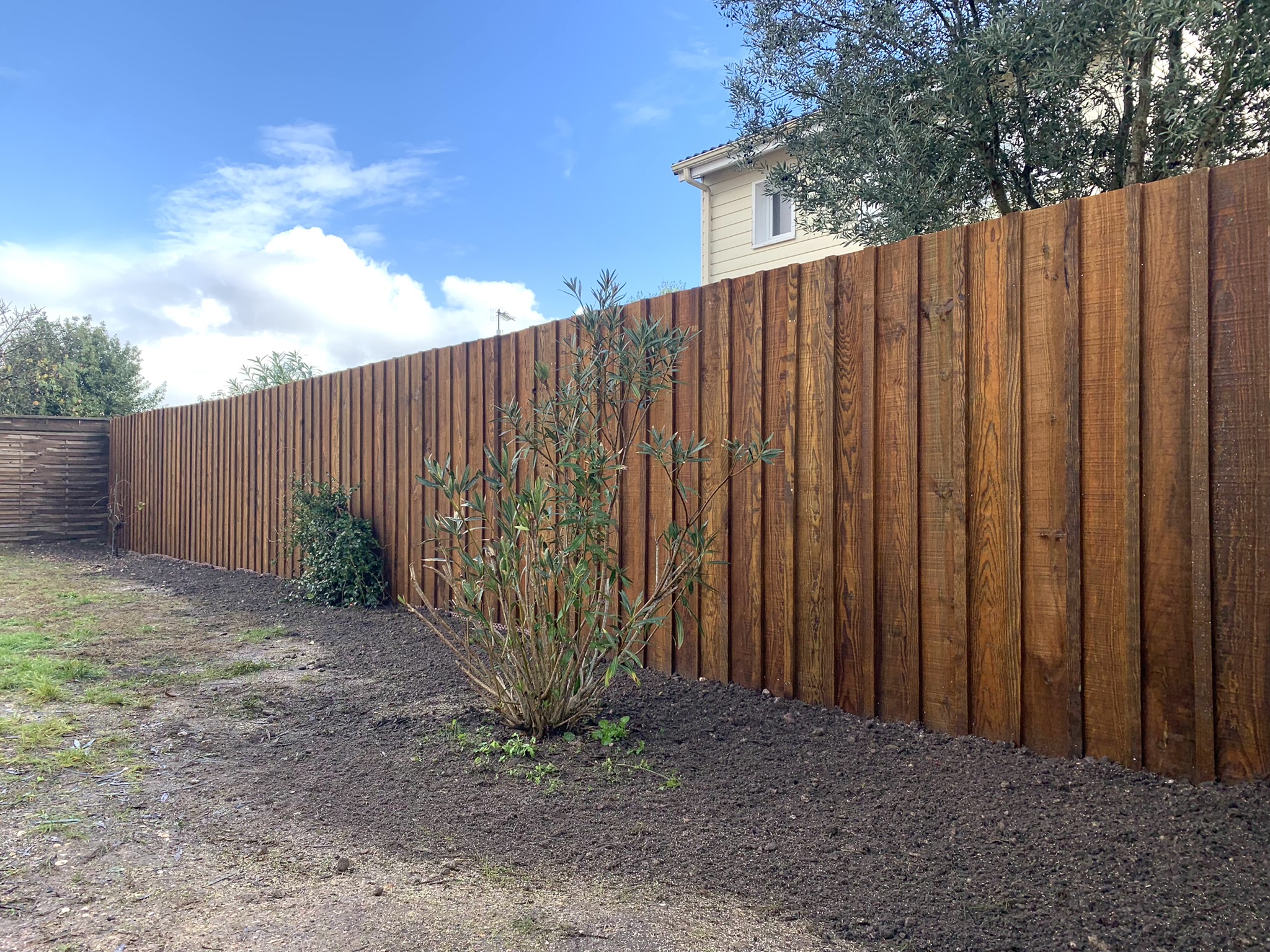 Pose de clôture Bois autoclave Classe IV en Gironde