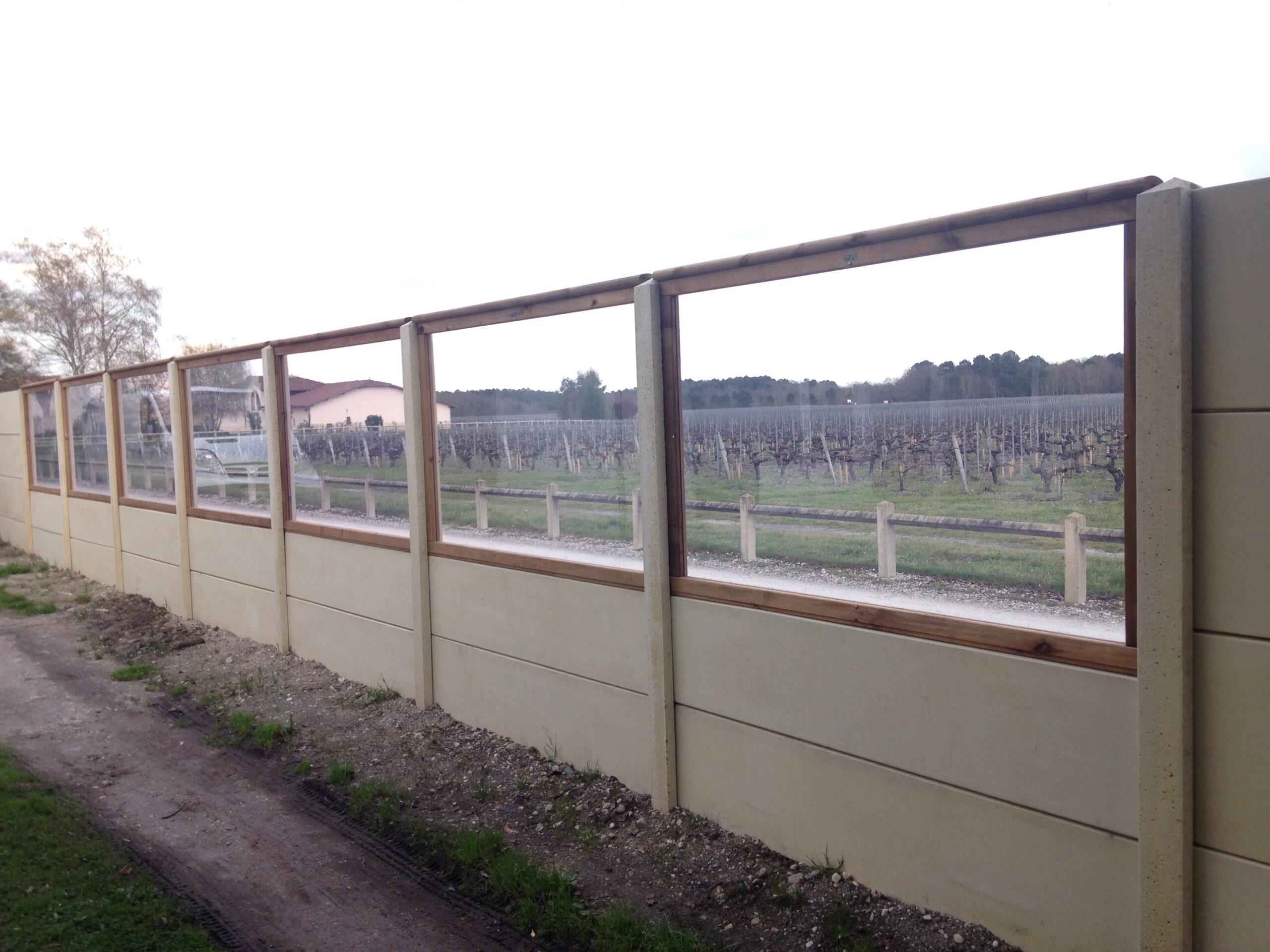 Pose de clôture en béton à Cestas
