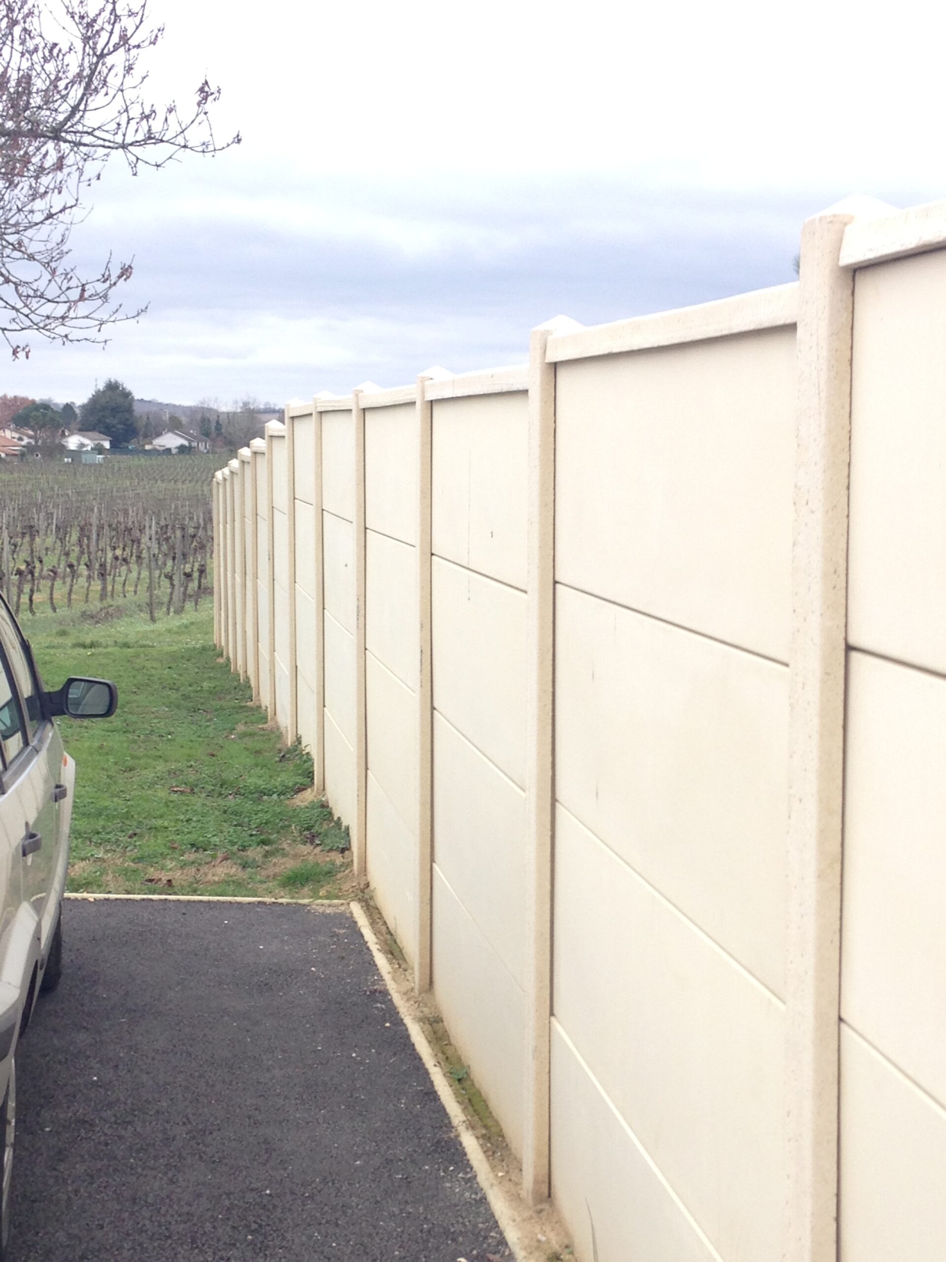 Pose de clôture en béton à Léognan