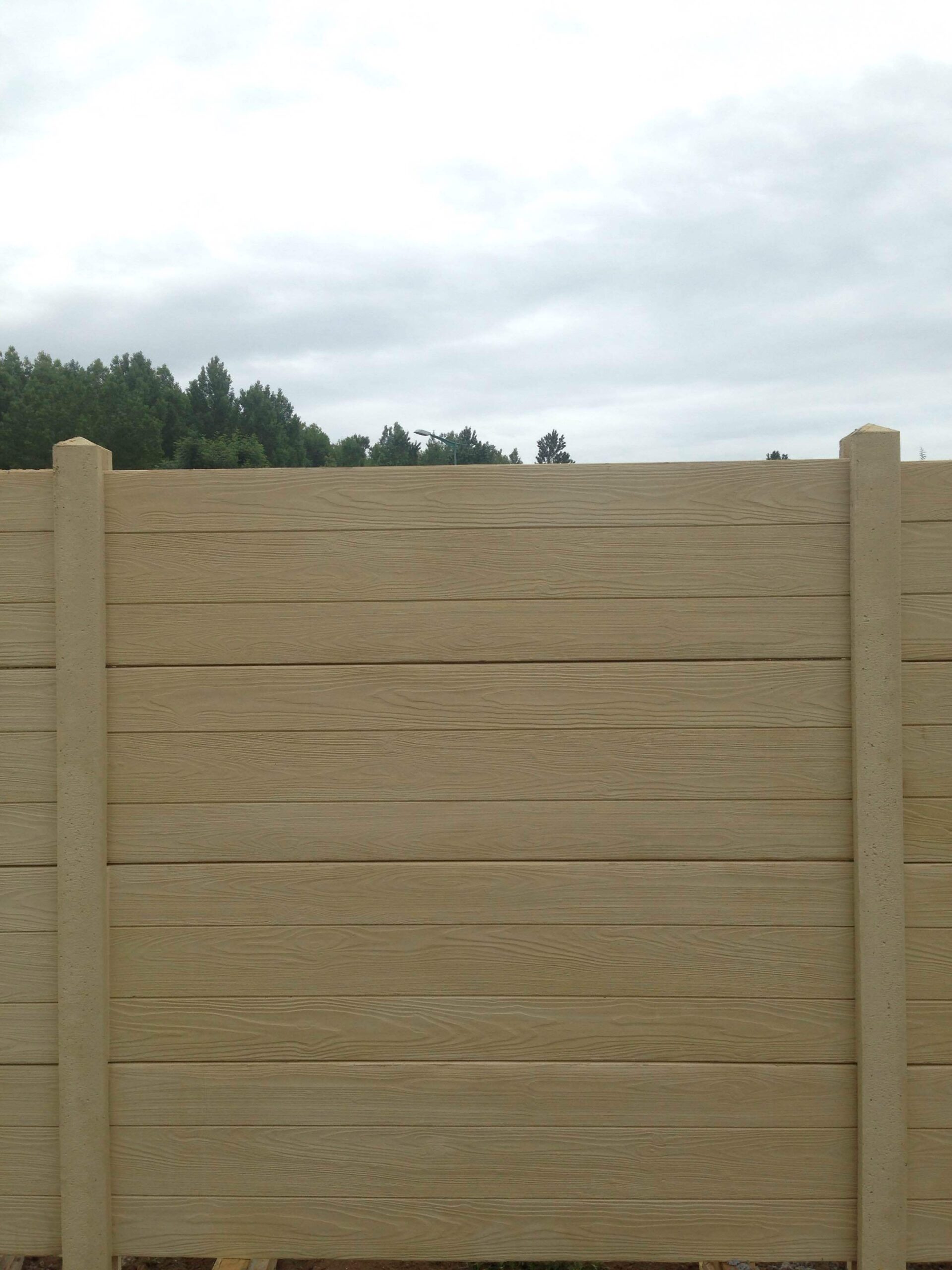 Pose de clôture en béton à Cestas