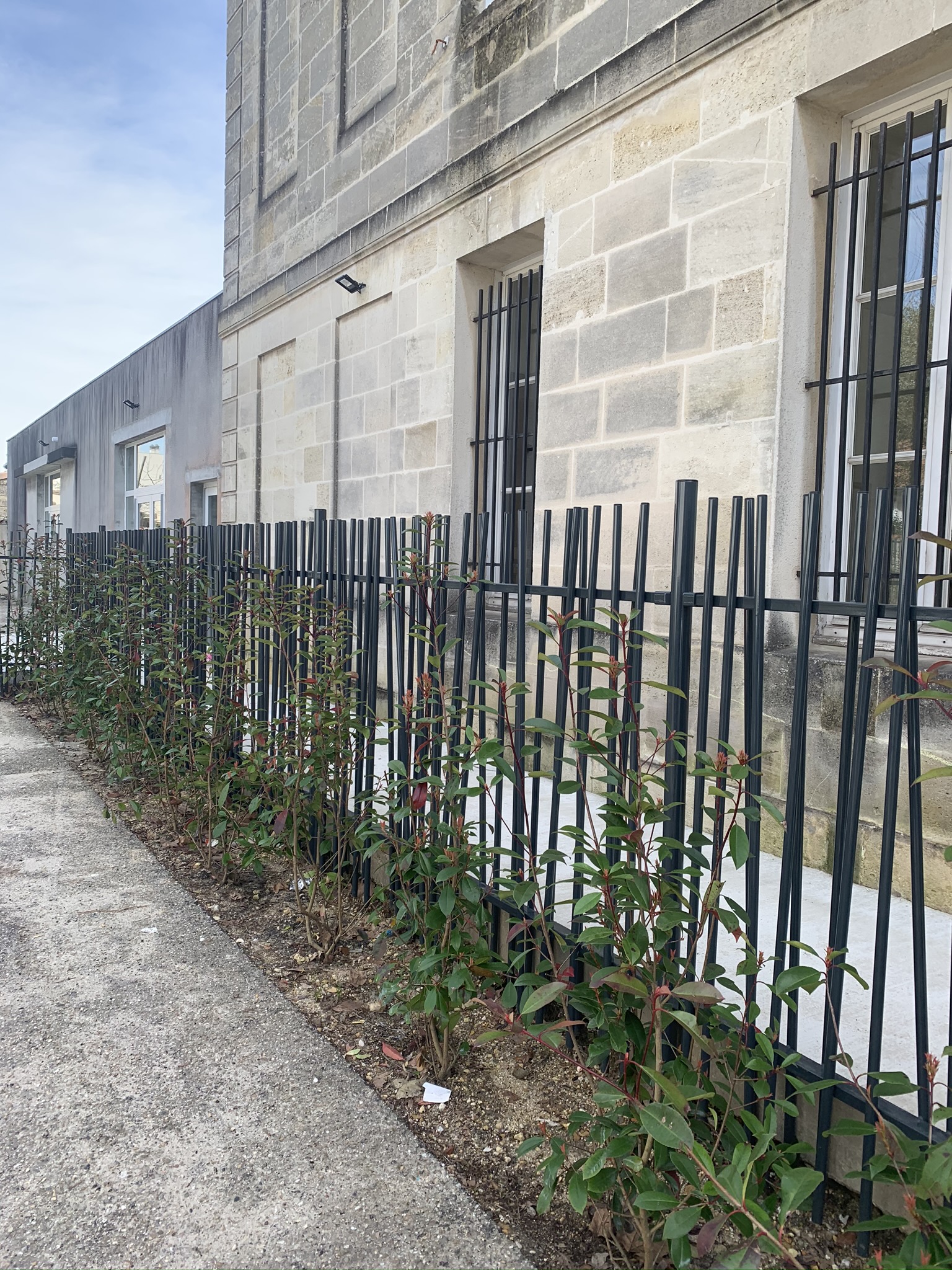 Pose de clôture en métal à Bordeaux