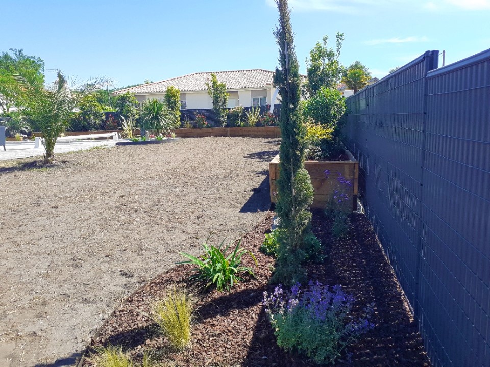 Aménagement de jardin pour cacher le vis-à-vis à Léognan